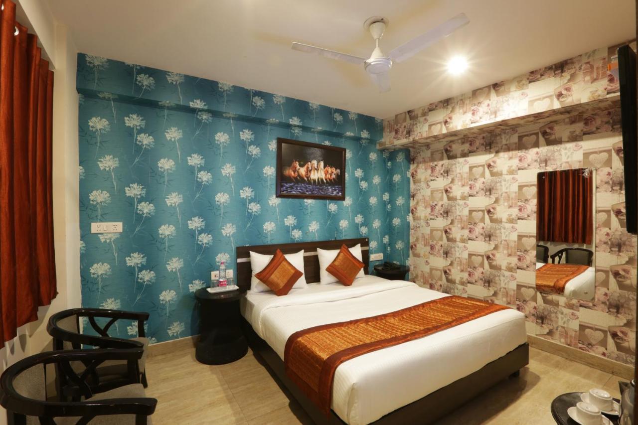 Delhi Airport 3*